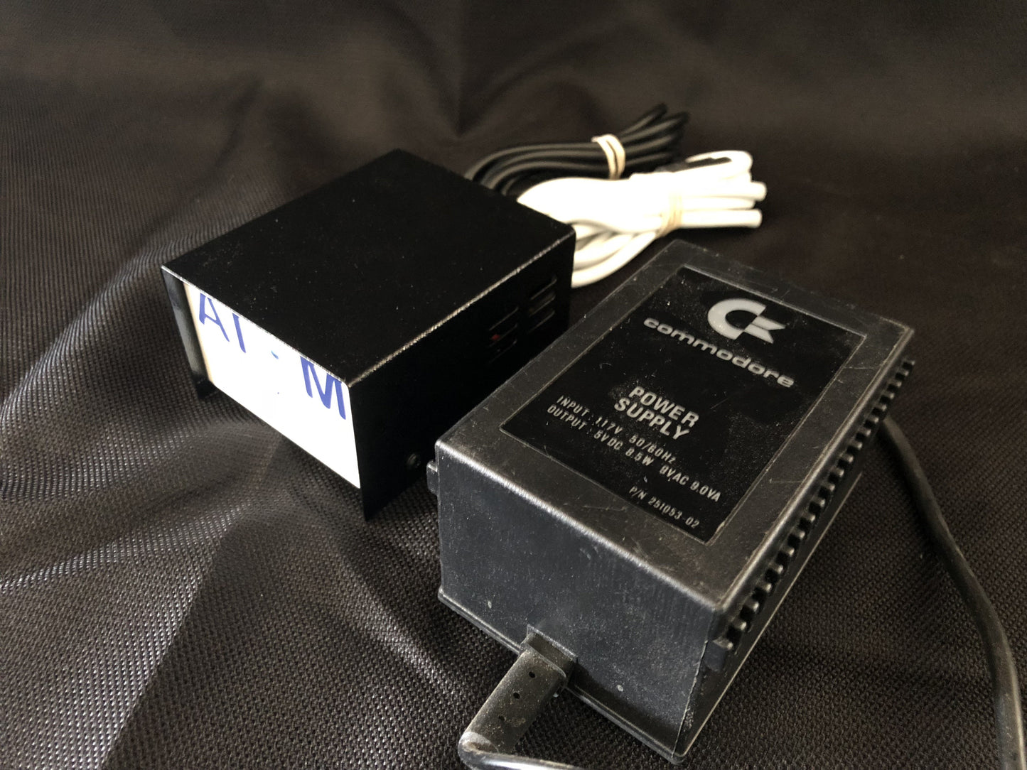 COMMODORE 64/Vic-20 Power Supply the ATOM